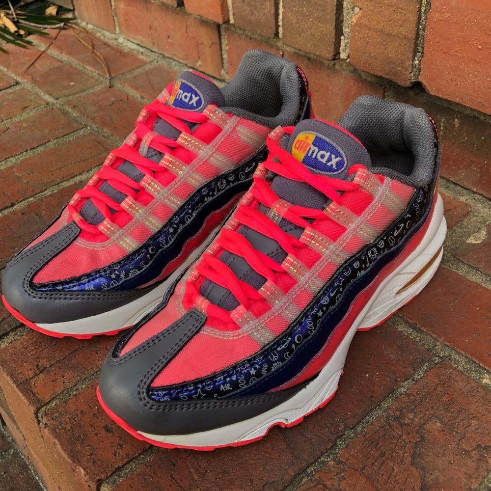 NIKE AIR MAX Girls size 4.5Y Sneakers